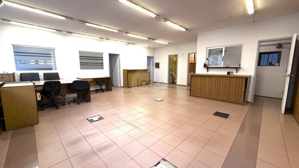VENTA OFICINA EN CIUDAD VIEJA!!