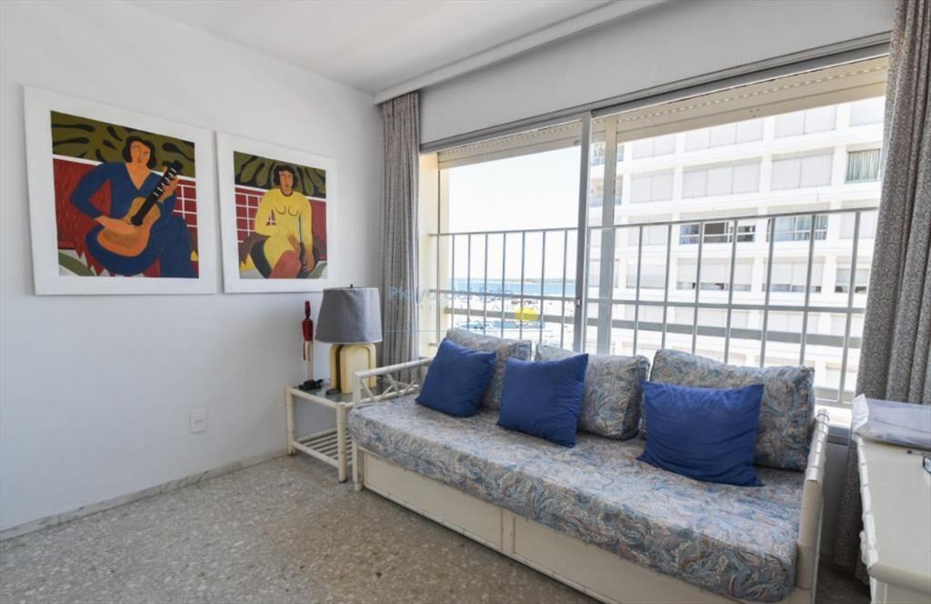 Apartamento en venta de 2 dormitorios . Reciclado