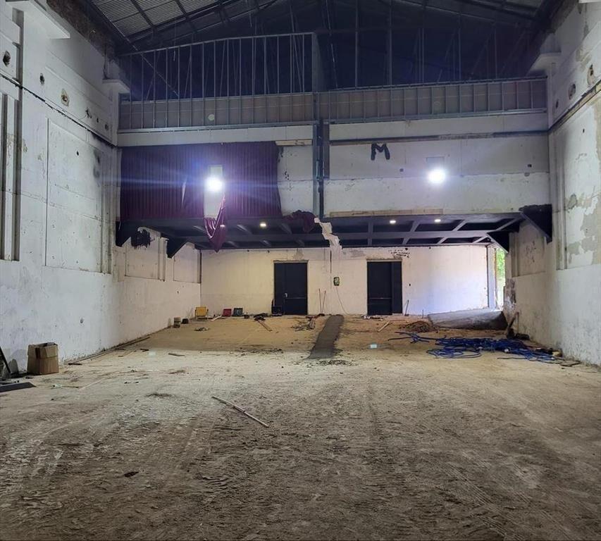 VENTA DE LOCAL DE GRAN METRAJE EN COLONIA DEL SACRAMENTO