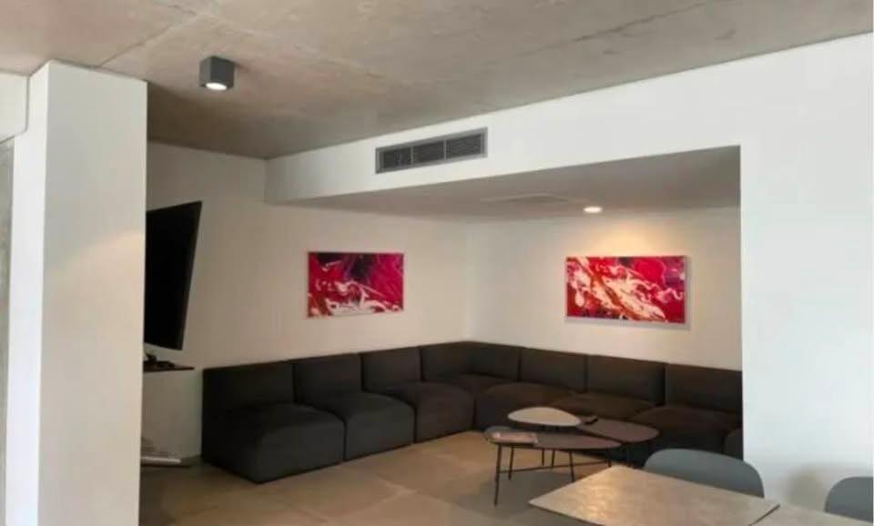 Apartamento en Malvin | Un dormitorio, frente al Plaza Ital