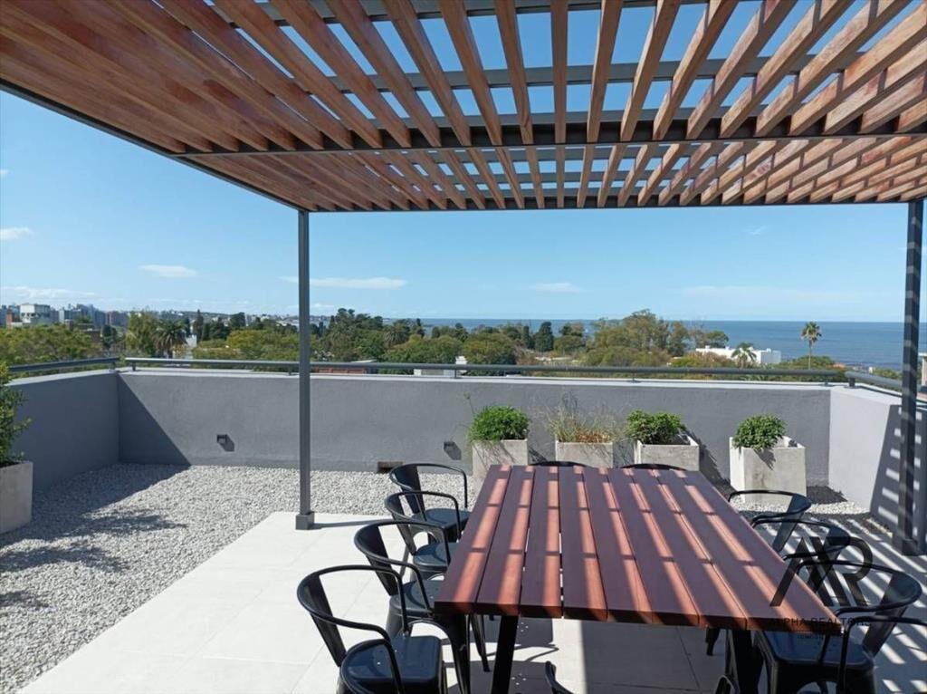 Venta Apartamento 1 dormitorio patio garage doble Buceo ...