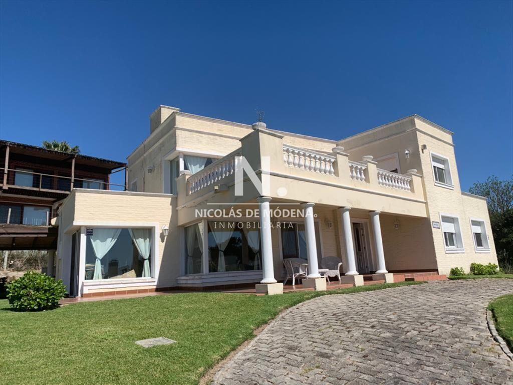 Punta Ballena Casa en Venta Cuatro Dormitorios