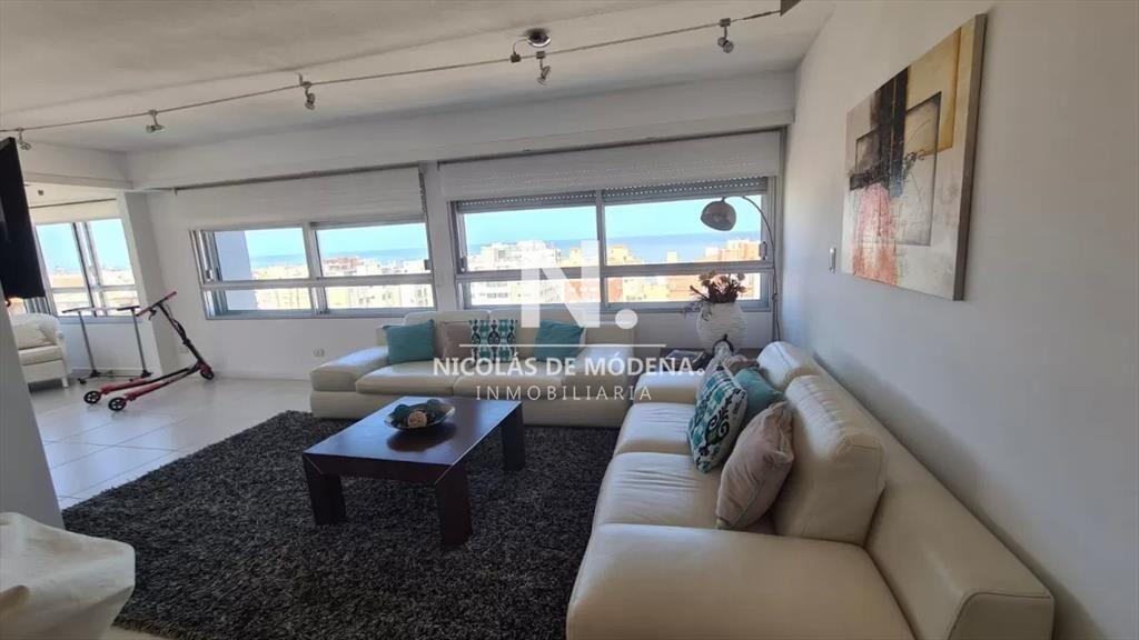 Apartamento en venta de 2 dormitorios en torre en