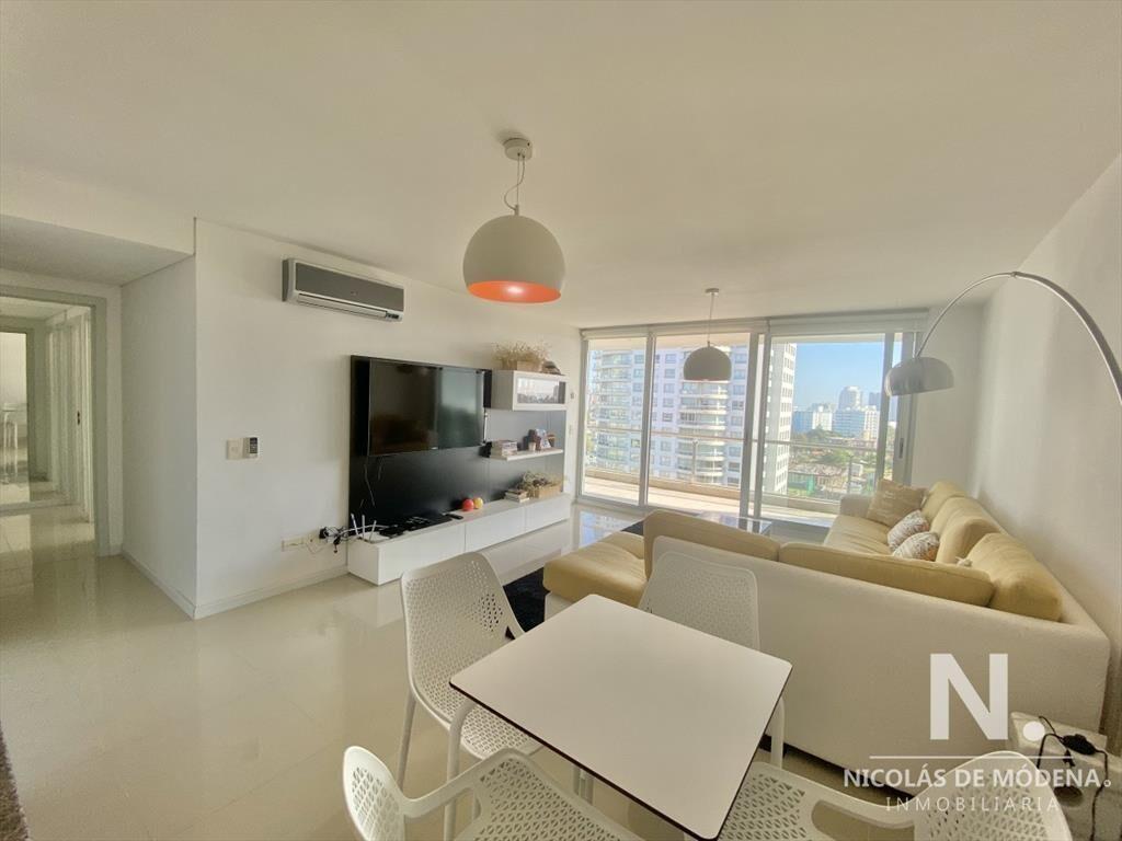 Apartamento en venta de 2 dormitorios en Punta Del Este