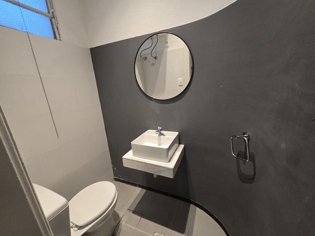Gran ubicación de Pocitos, apto. tipo casa, excelente estad