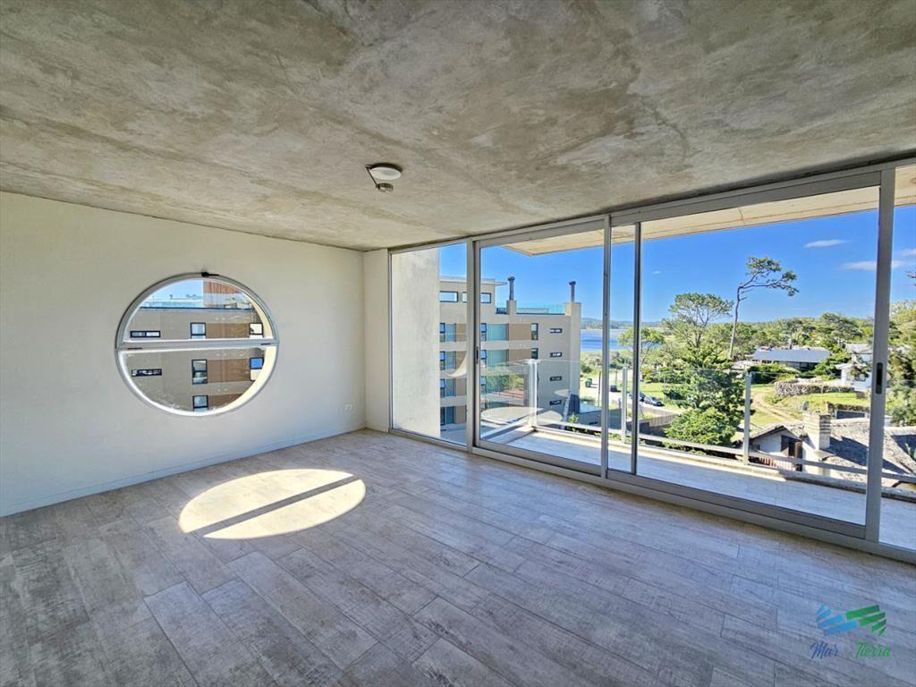 Alquiler anual apartamento penthouse frente al mar 3 dormit