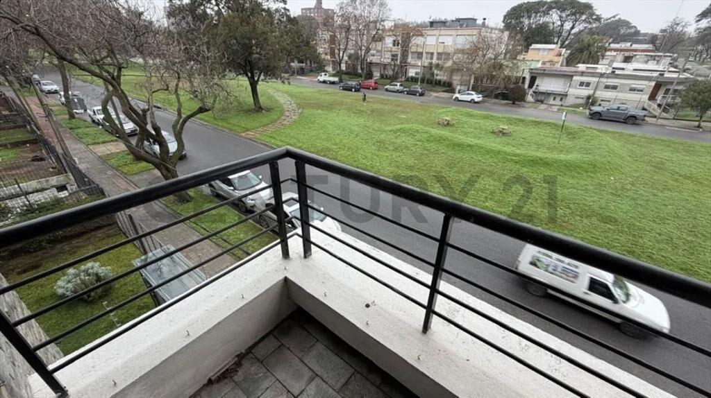 Apartamento al frente en alquiler, MALVIN 1 dormitorio, a...
