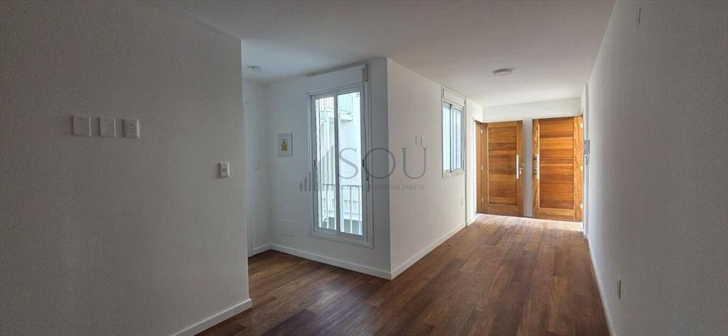 VENTA APARTAMENTO CON RENTA 1 DORMITORIO Y TERRAZA CON PARR