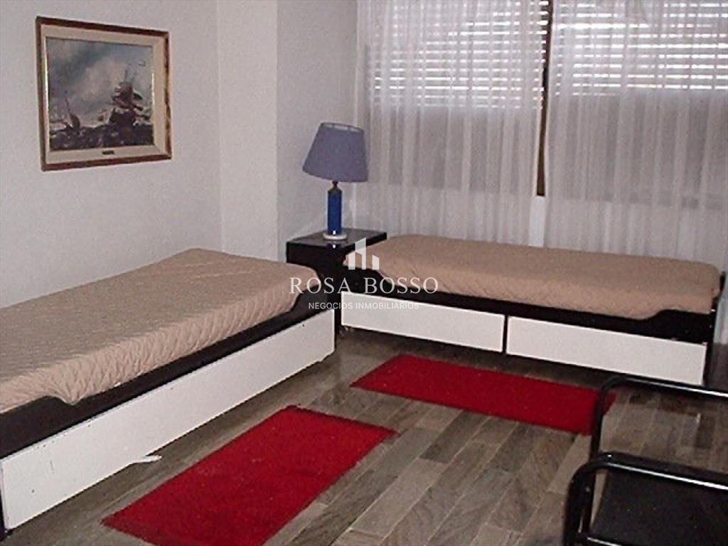 Apartamento en Brava, 3 dormitorios *