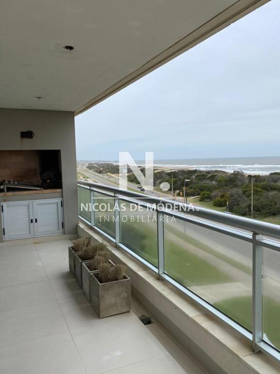 Buen Apartamento en Playa Brava