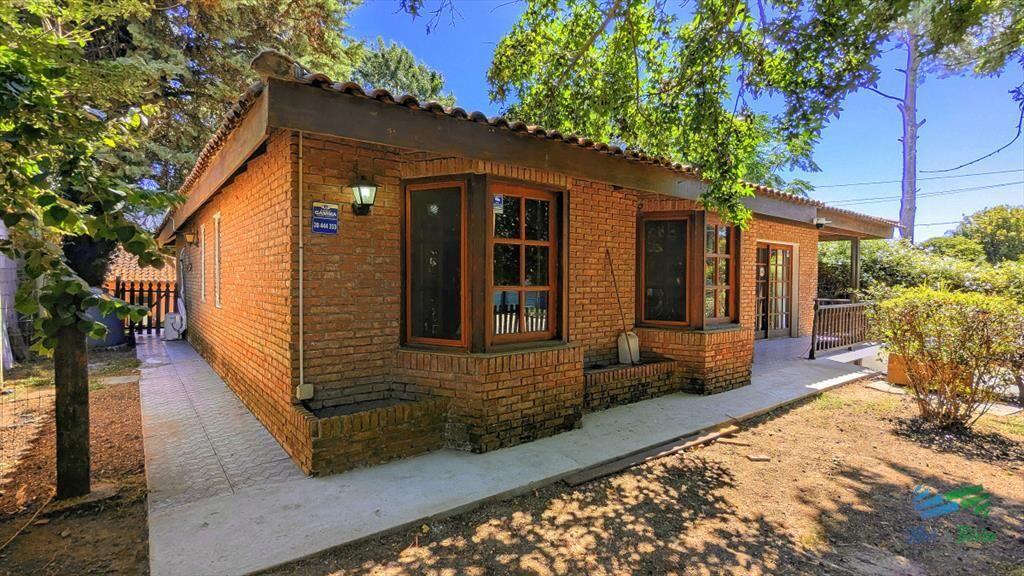 Venta de casa 3 dormitorios en barrio cantegril