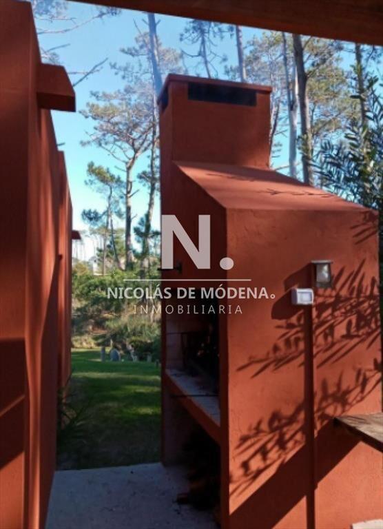 Muy buena casa en venta Construcción de muy con