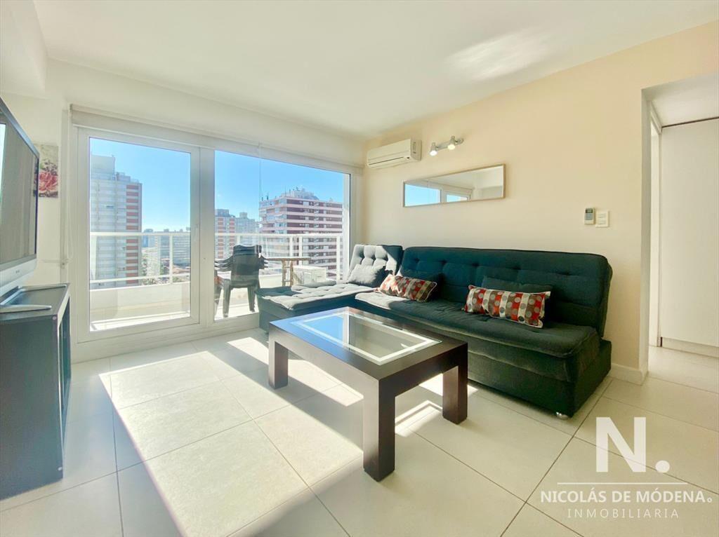 Apartamento de dos dormitorios en alquiler anual, Punta del