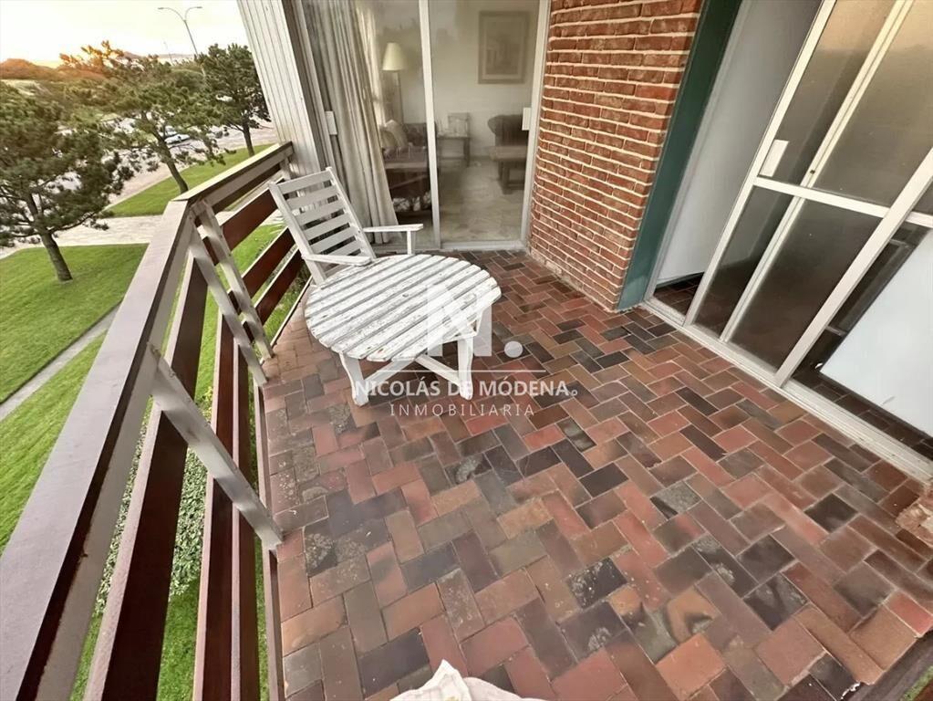 Con gran balcon y excelentes espacios imoecable departament