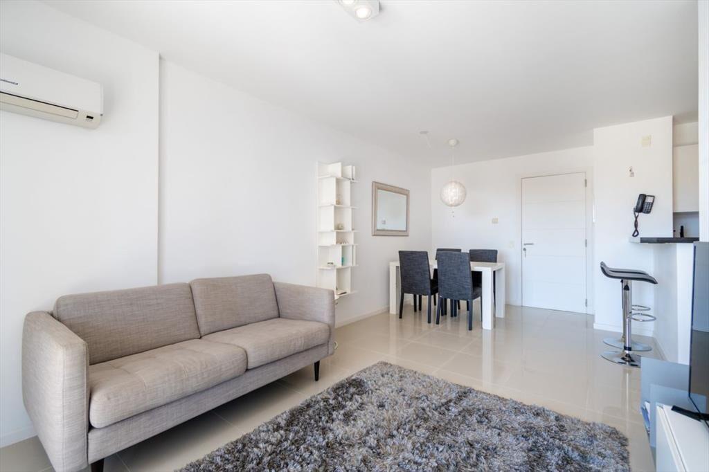 Moderno Apartamento de Dos Dormitorios en Venta Punta del E