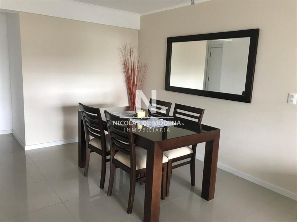 Vende apartamento de 2 dormitorios en Punta del