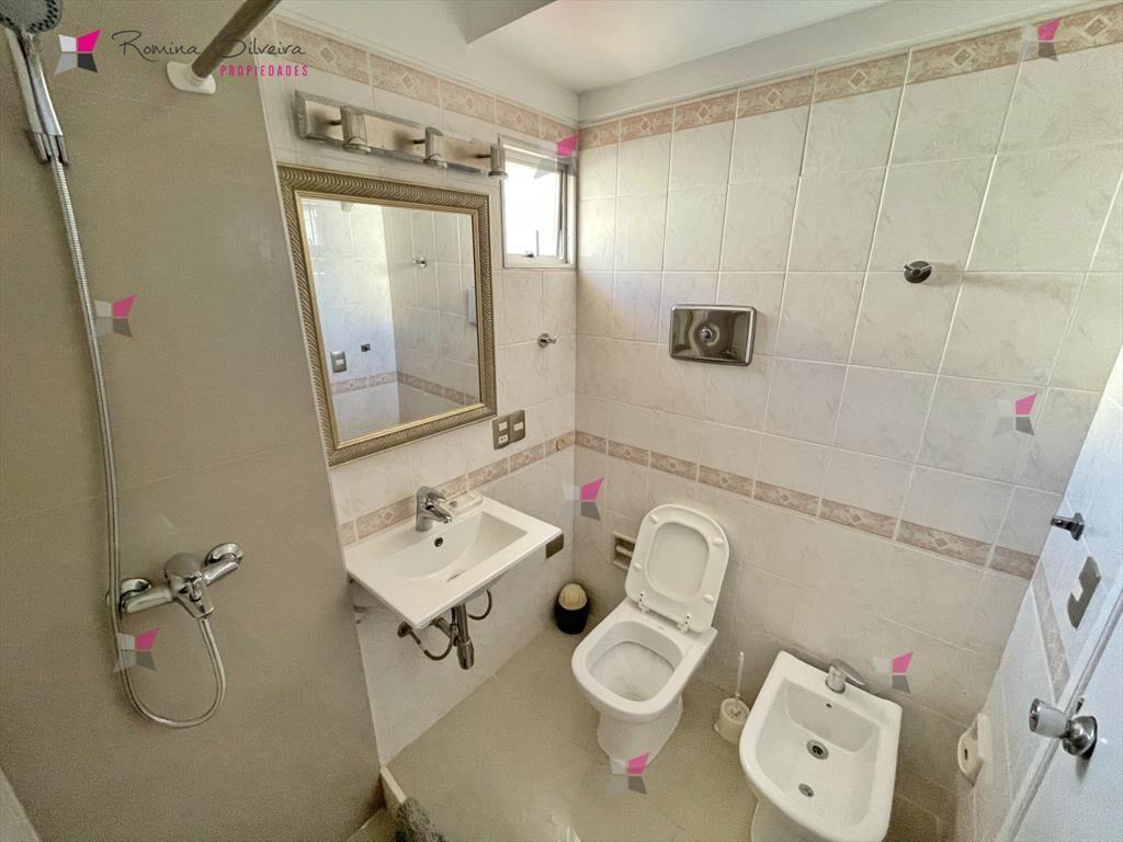 Edificio con todos los servicios, a pasos de centro y cerca