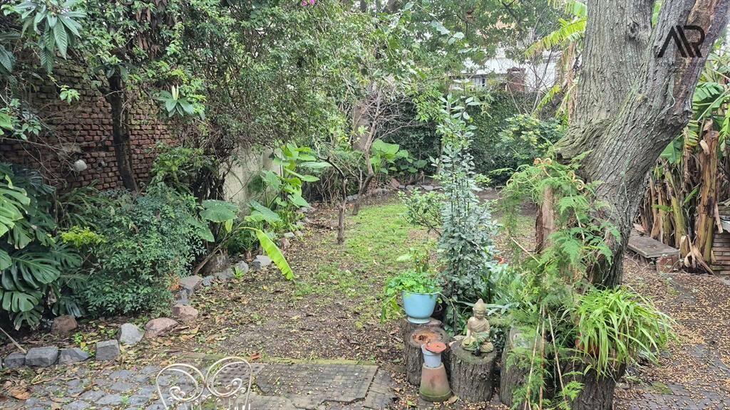 Casa en venta c/ cochera en Pocitos