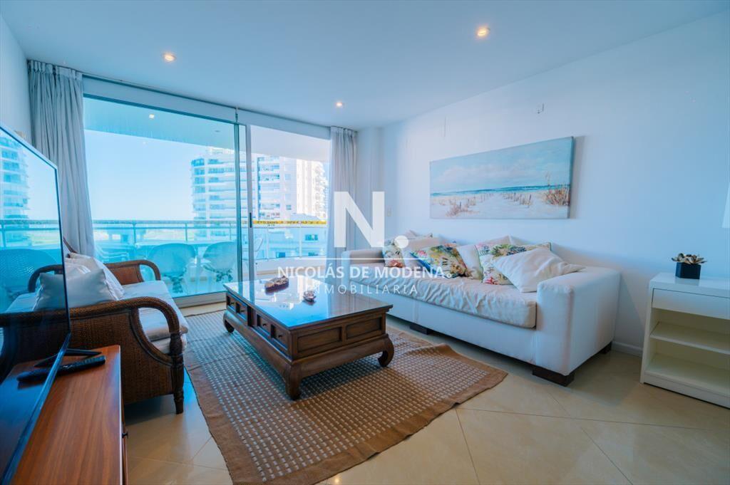 Apartamento de 3 dormitorios en venta. Torre Sol