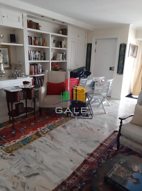 Impresionante Apartamento En Edificio Tradicional