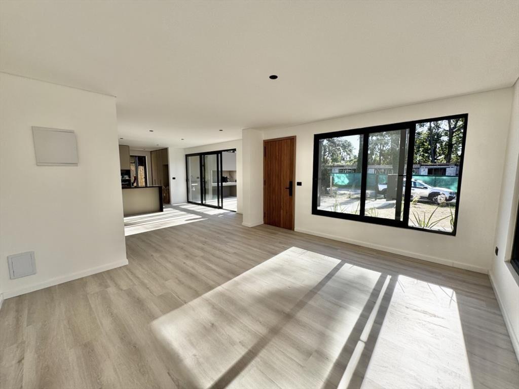 VENTA DE CASA 3 DORMITORIOS A ESTRENAR - ZONA COLEGIOS
