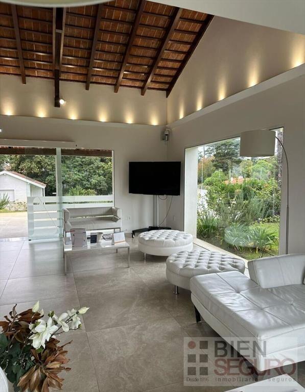 Impecable propiedad en Punta del Este, ideal clínica o inst