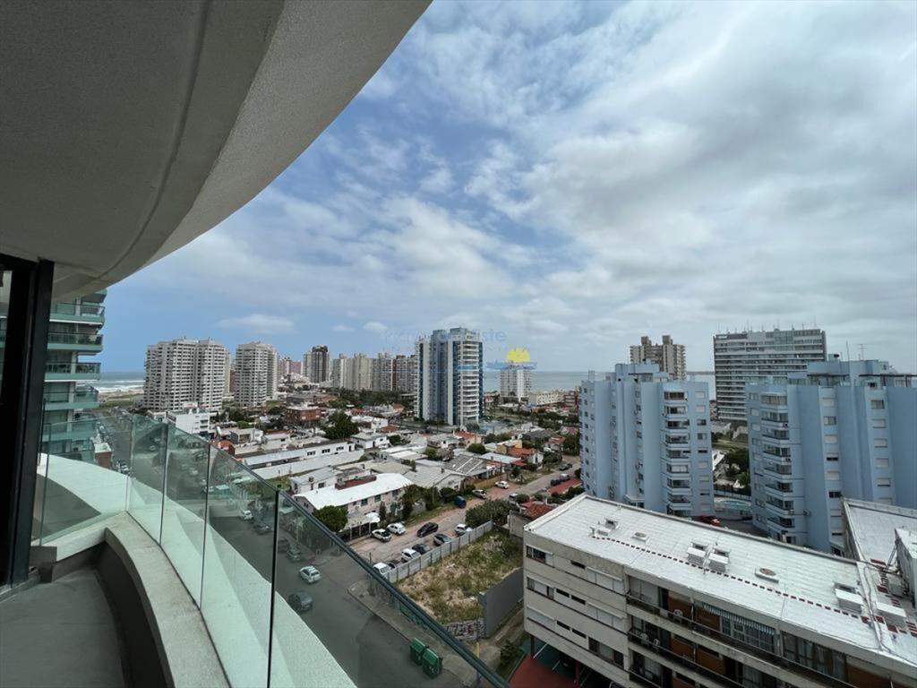 Apartamento en venta de 3 dormitorios en Edificio