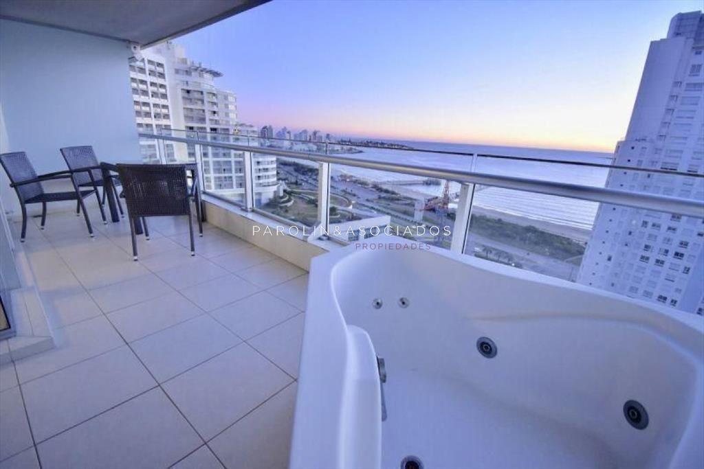 Apartamento en venta de 2 Dormitorios en Season