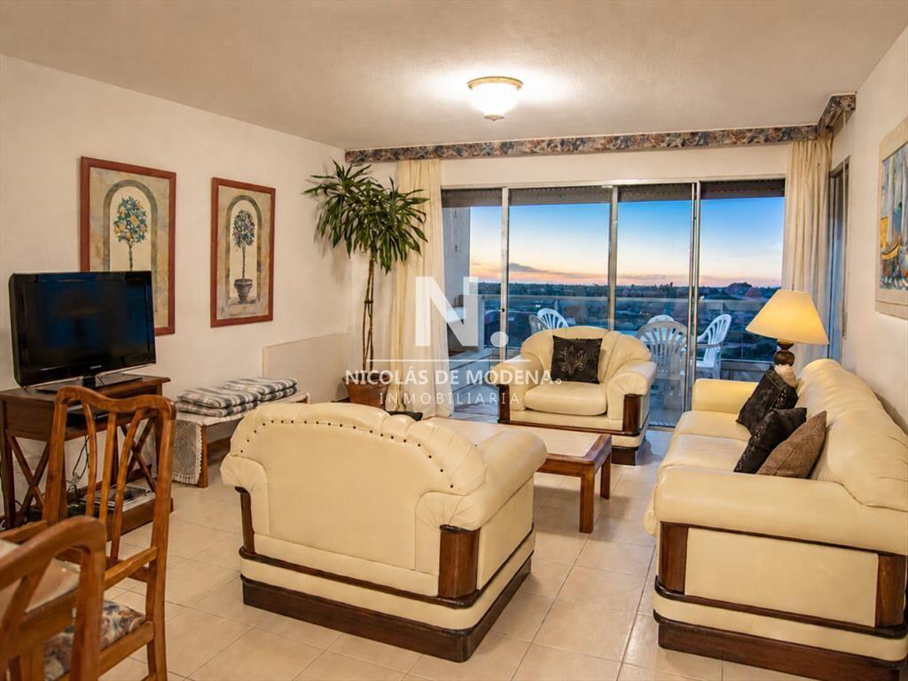 Departamento de 3 dormitorios en venta - El