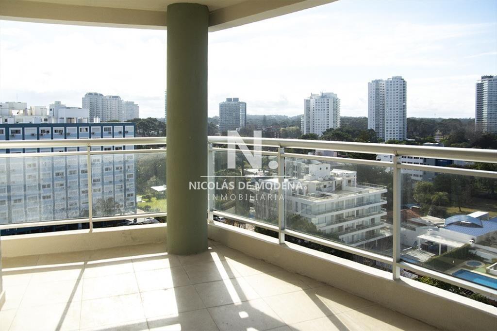 Departamento en venta, 3 dormitorios, en edificio