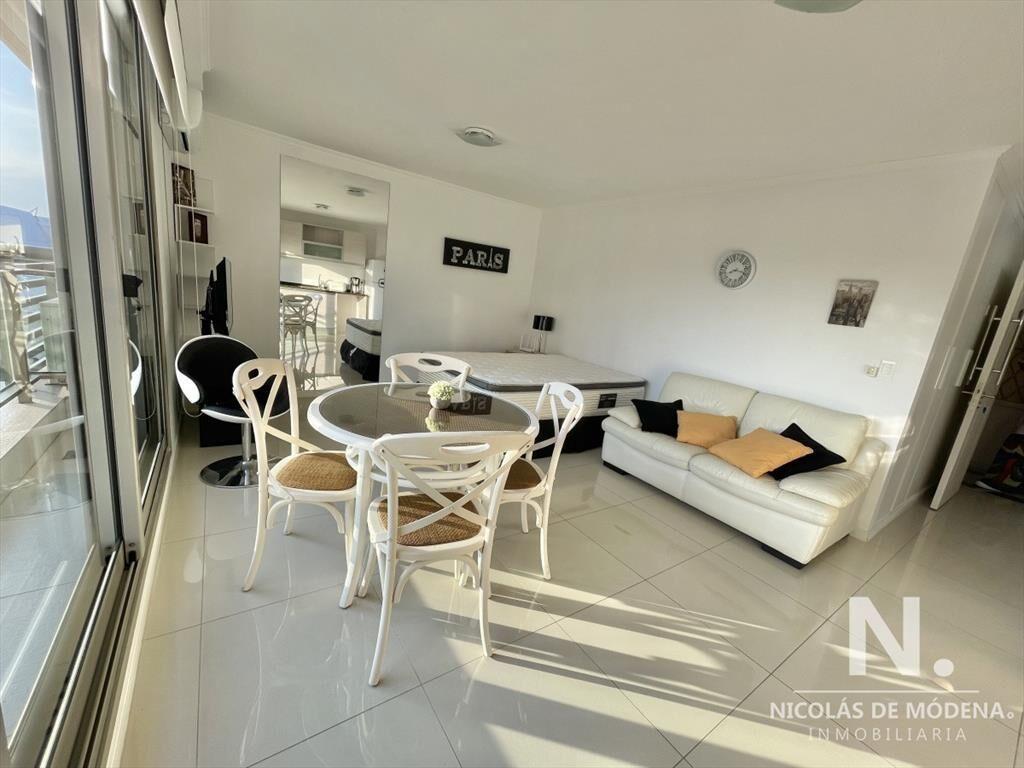 VENTA DE APARTAMENTO MONOAMBIENTE EN EDIFICIO PLACE LAFAYET