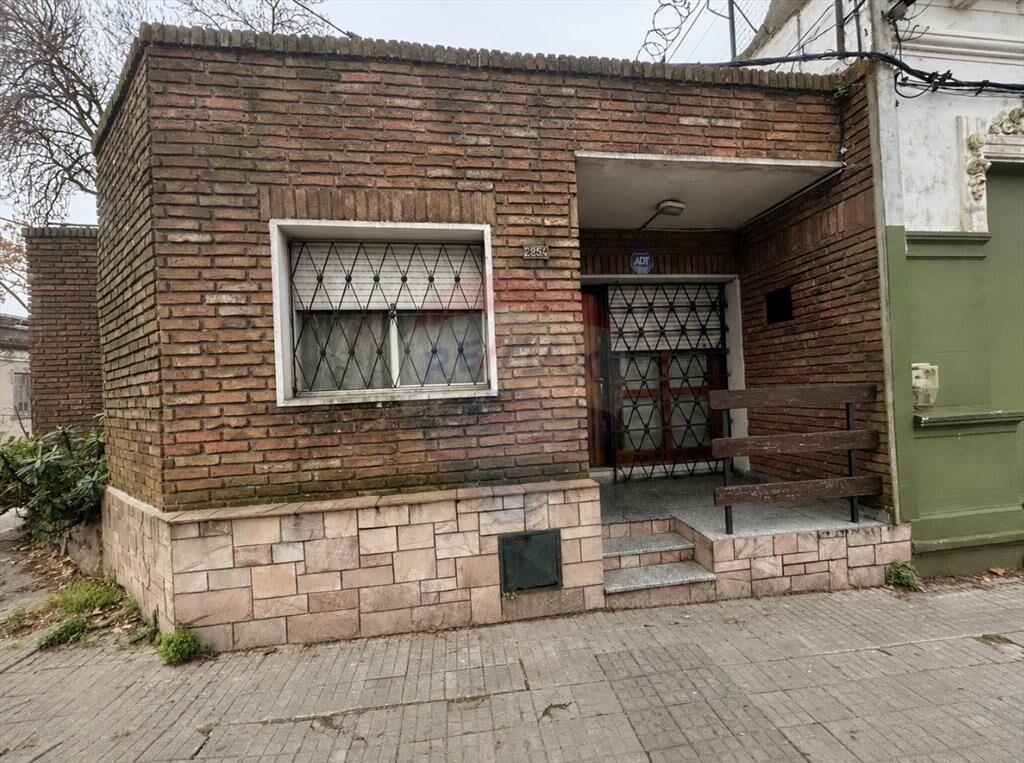 VENTA CASA 3 DORM. PARRILLERO, GJE. LA COMERCIAL