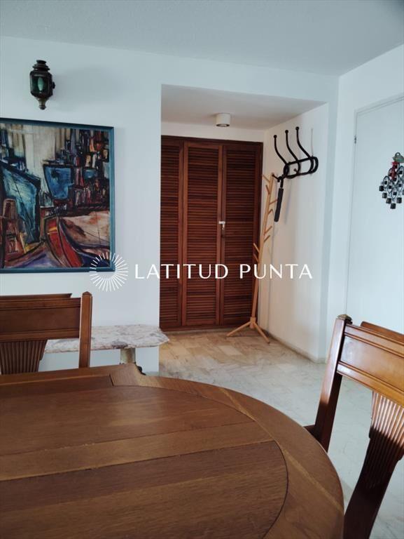 Apartamento en Roosevelt, 3 dormitorios más