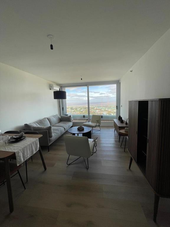 Apartamento en venta,3 dormitorios,2 baños, amplio balcón c