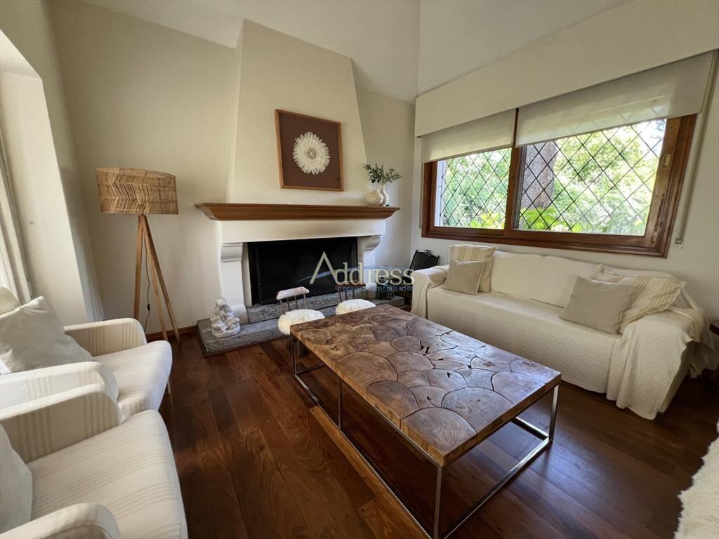 Casa en lugano, 5 dormitorios 4 baÃ±os y de