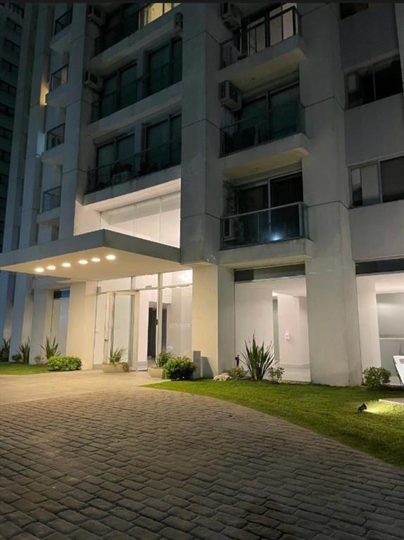 Hermoso Apartamento sobre Roosevelt de 3 Dormitorios y Amen