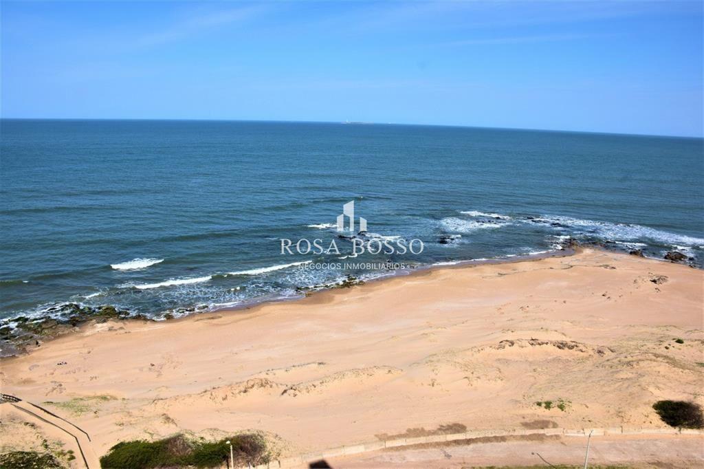 APARTAMENTO SOBRE PLAYA BRAVA