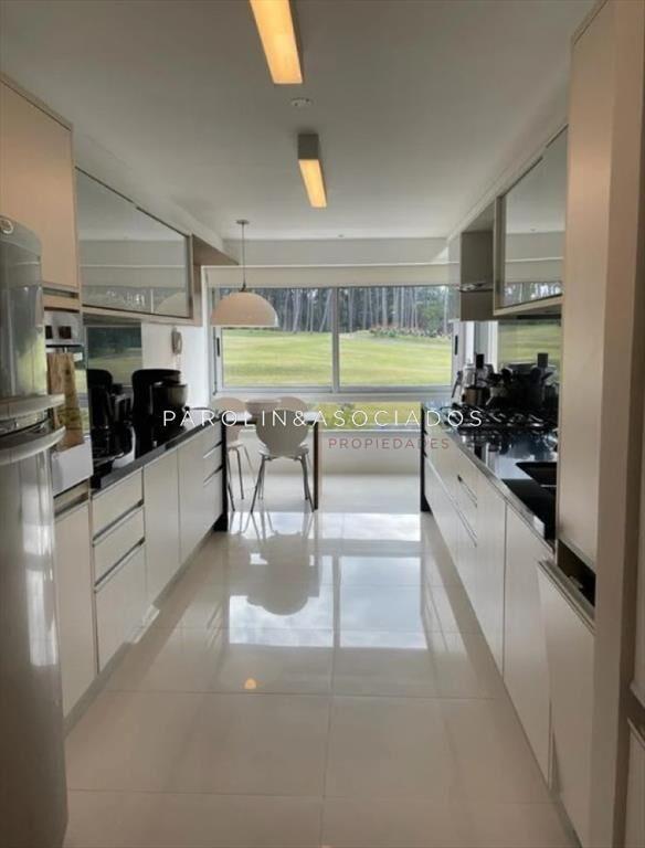 Apartamento en venta de 3 suites en edificio del