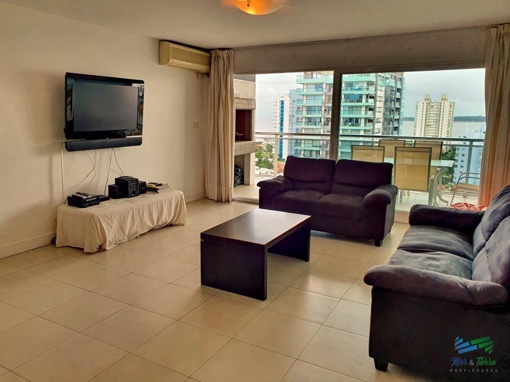 Vendo apartamento 3 dormitorios con parrillero y