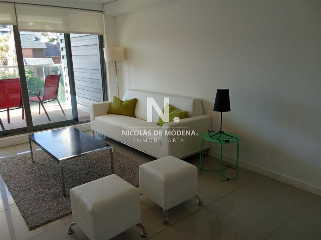 Apto 2 dorm, central, 2 baños y balcón piso