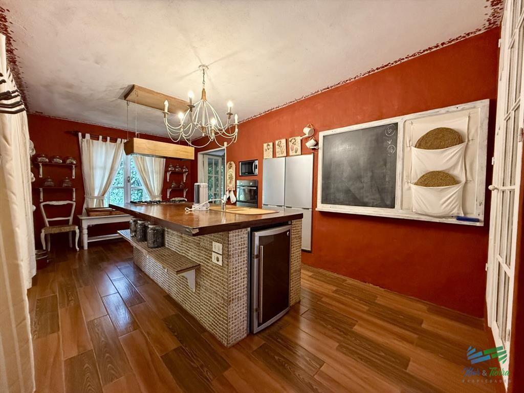 En venta casa 4 dormitorios con piscina en Punta