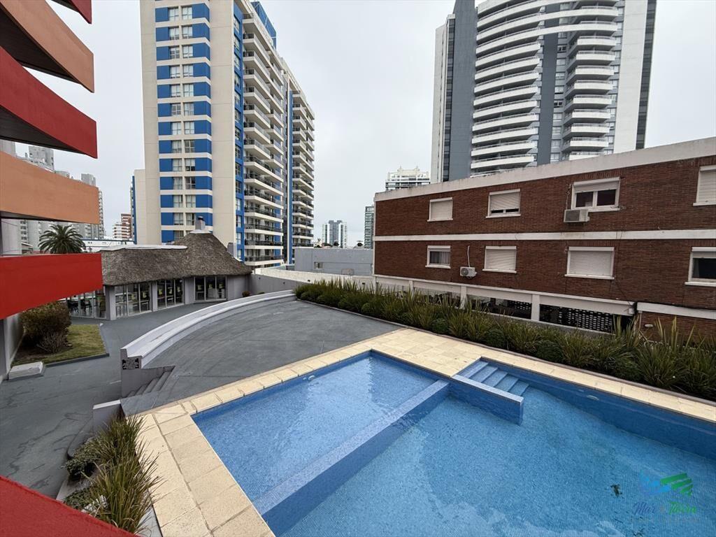 En venta apartamento 2 dormitorios con cochera,