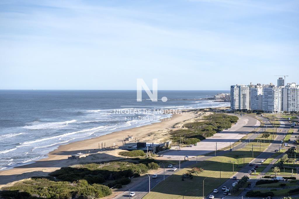 Invierta en torre de jerarquía frente al mar en Pozo, Le P