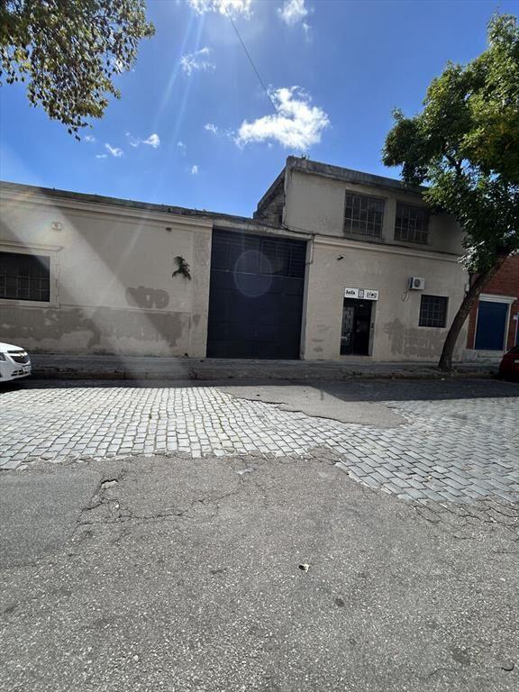 ALQUILER GRAN LOCAL Y DEPÓSITO