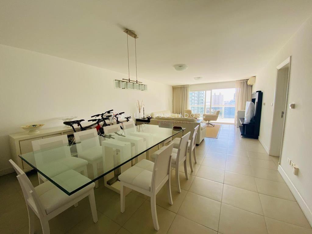 Apartamento en venta de 3 dormitorios en Tower,