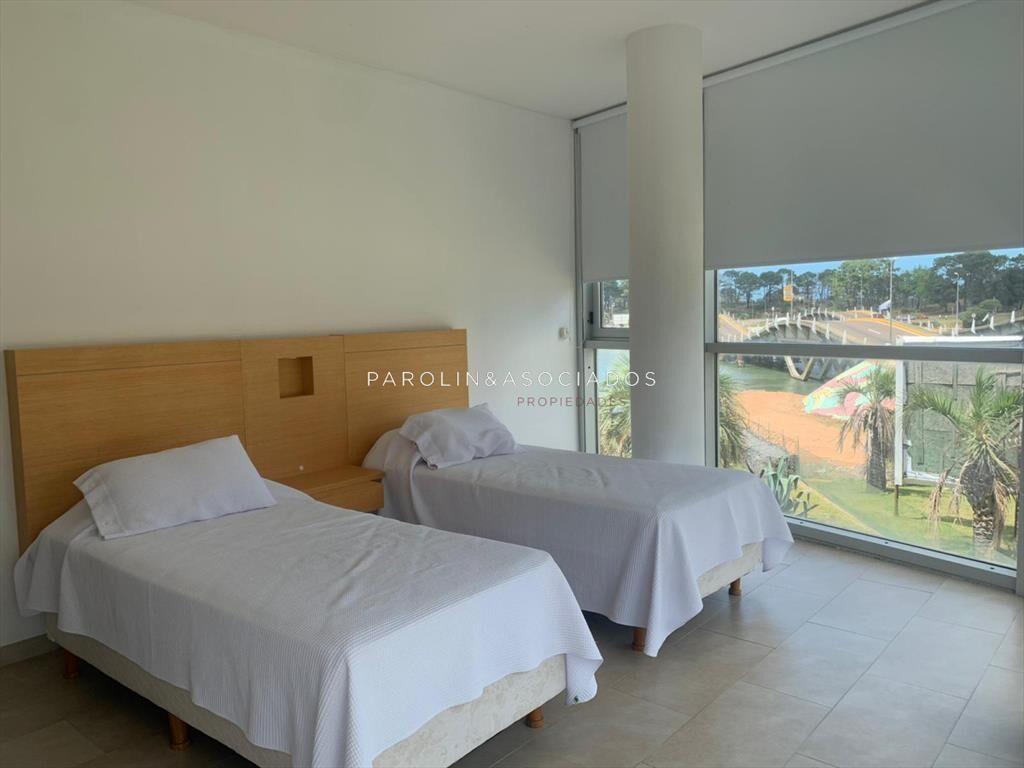 Apartamento en venta de 3 dormitorios en Edificio