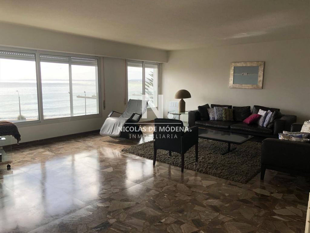 Apartamento de 3 dormitorio frente al Mar Punta