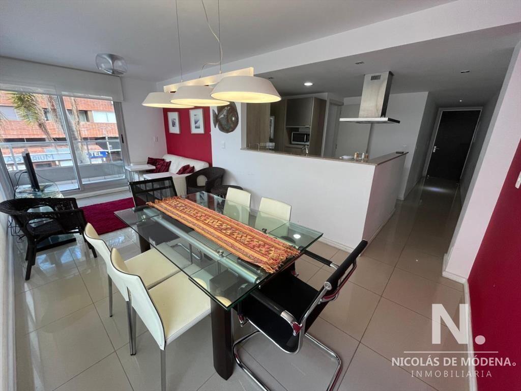 Apartamento en Venta de 2 dormitorios a cuadras del Puerto