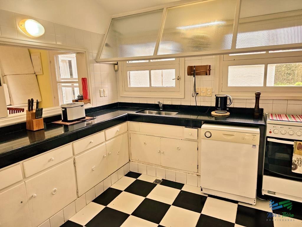 En venta casa 6 dormitorios con gran terreno y en