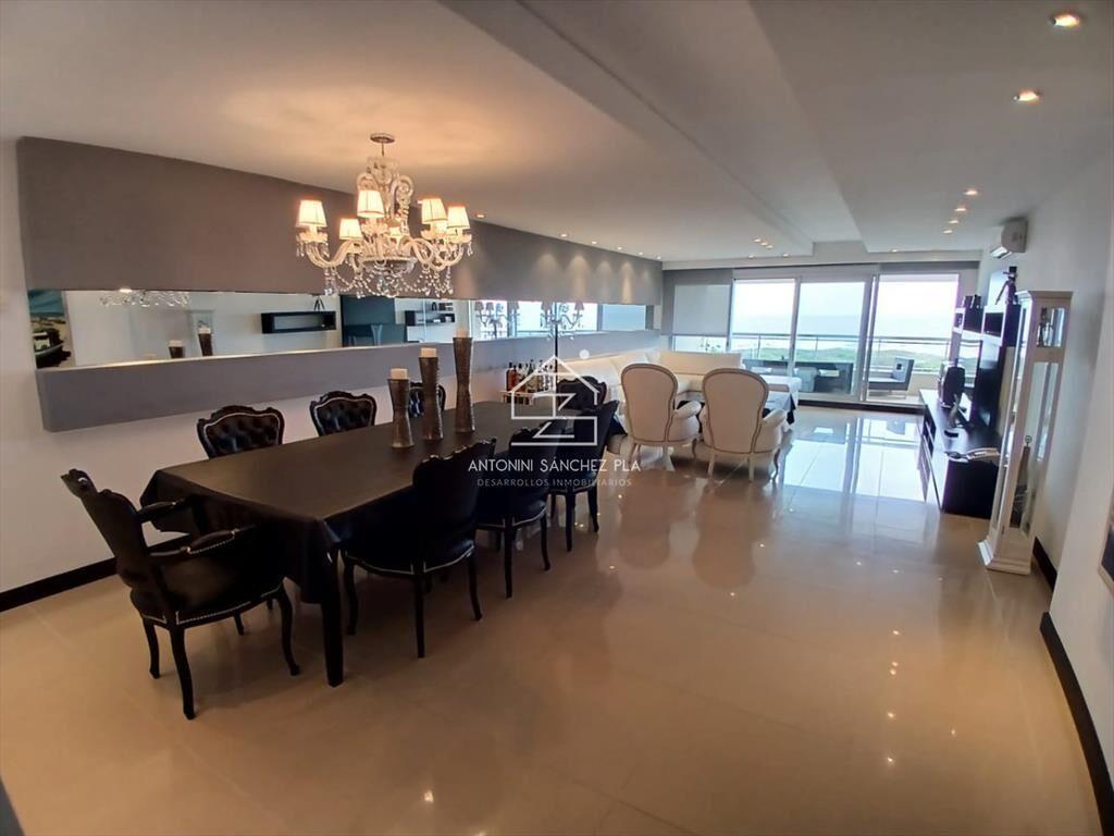 APARTAMENTO EN VENTA FRENTE AL MAR 3 DORMITORIOS